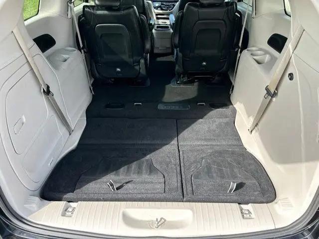 2024 Chrysler Pacifica Hybrid Select