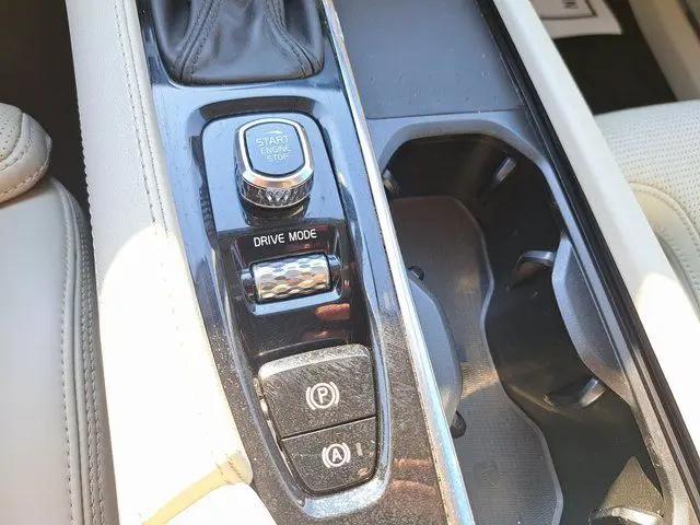 2021 Volvo XC90 T6 Inscription 7 Passenger