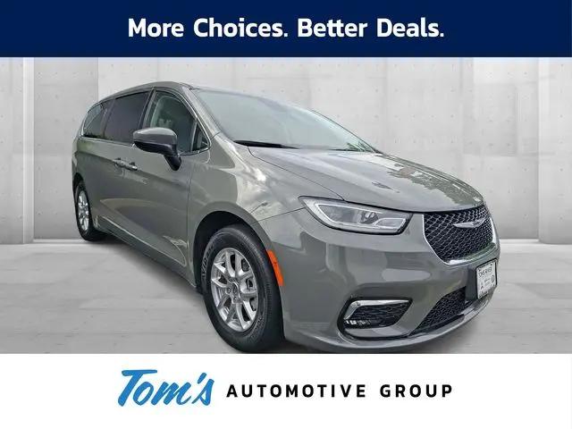2023 Chrysler Pacifica Touring L for sale in Toms River, NJ