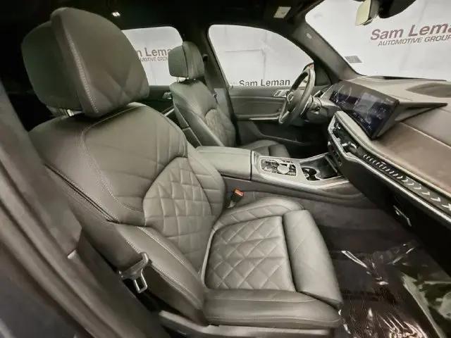 2025 BMW X7 xDrive40i