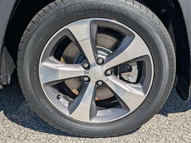 2019 Jeep Cherokee Limited FWD