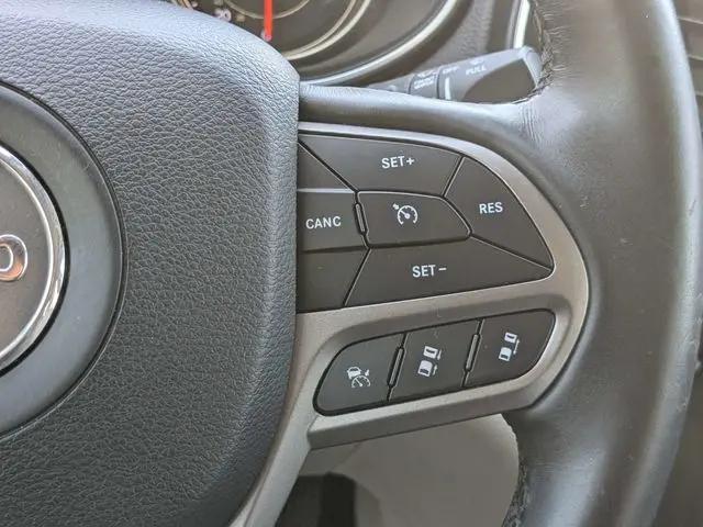 2019 Jeep Cherokee Limited FWD