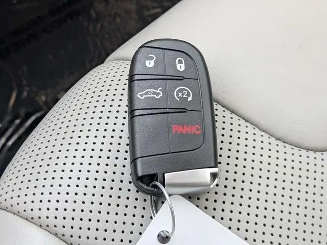 2019 Jeep Cherokee Limited FWD