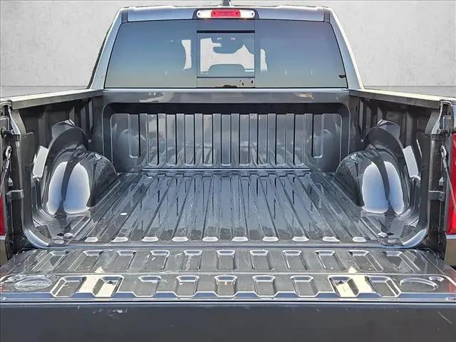 2025 Ram 1500 Lone Star Crew Cab 4x2 57 Box