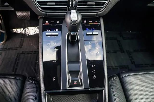 2023 Porsche Macan T