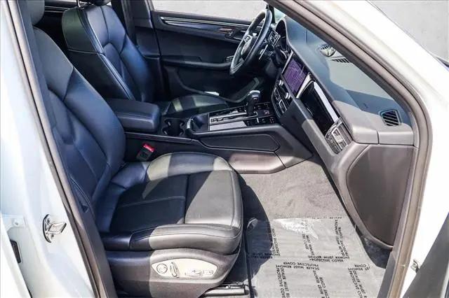 2023 Porsche Macan T