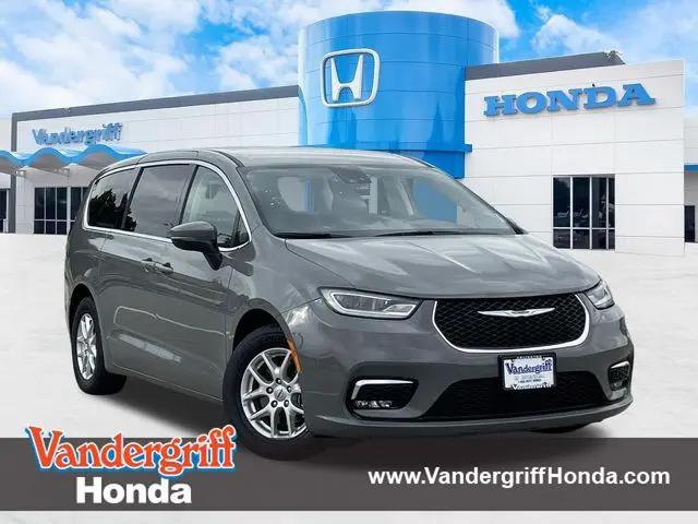 2023 Chrysler Pacifica Touring L for sale in Arlington, TX