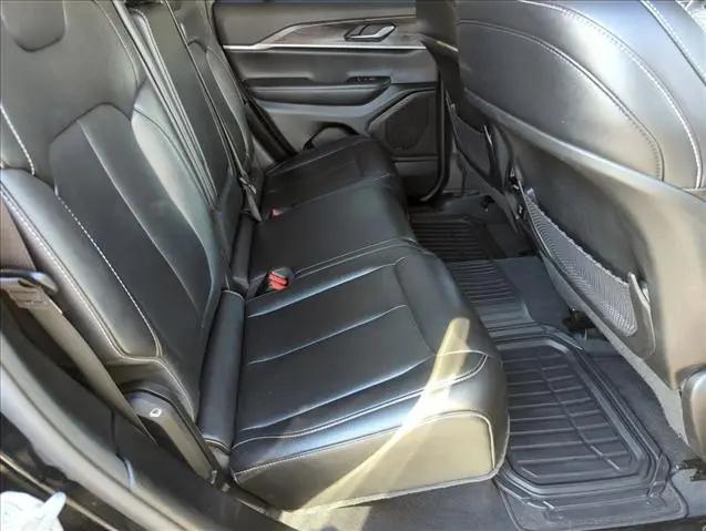 2023 Jeep Grand Cherokee Limited 4x2