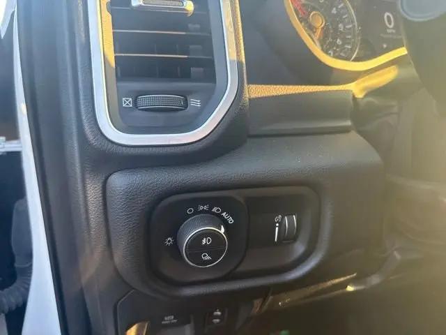 2022 Ram 1500 Big Horn Crew Cab 4x4 57 Box