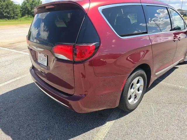 2017 Chrysler Pacifica Touring-L Plus