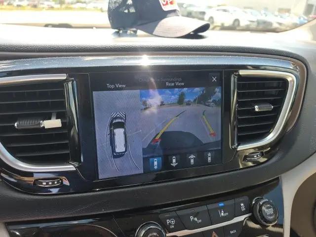 2017 Chrysler Pacifica Touring-L Plus
