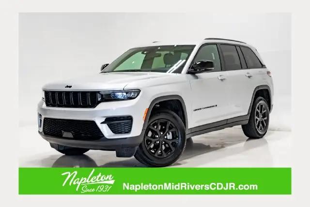 2025 Jeep Grand Cherokee Altitude 4x4 for sale in St. Peters, MO
