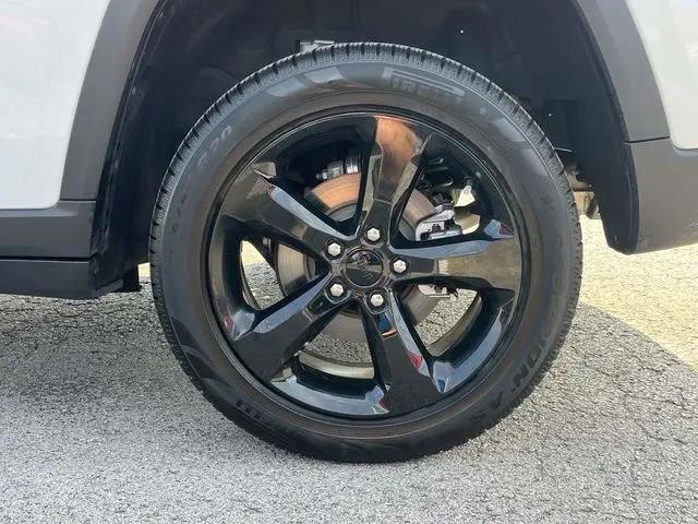 2023 Jeep Grand Cherokee Limited 4x2