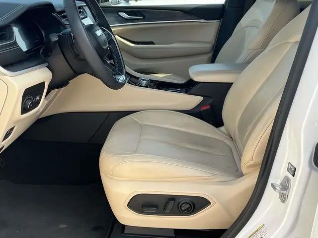 2023 Jeep Grand Cherokee Limited 4x2