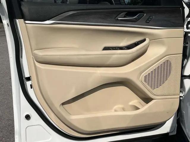 2023 Jeep Grand Cherokee Limited 4x2