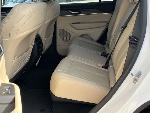 2023 Jeep Grand Cherokee Limited 4x2