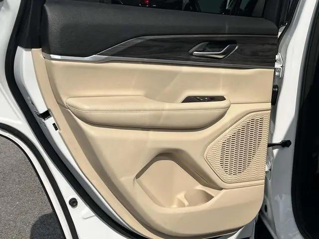 2023 Jeep Grand Cherokee Limited 4x2