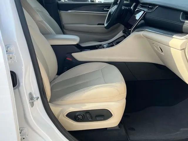 2023 Jeep Grand Cherokee Limited 4x2