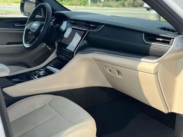 2023 Jeep Grand Cherokee Limited 4x2