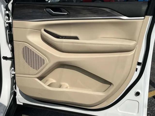 2023 Jeep Grand Cherokee Limited 4x2