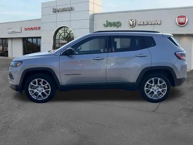 2023 Jeep Compass Latitude Lux FWD