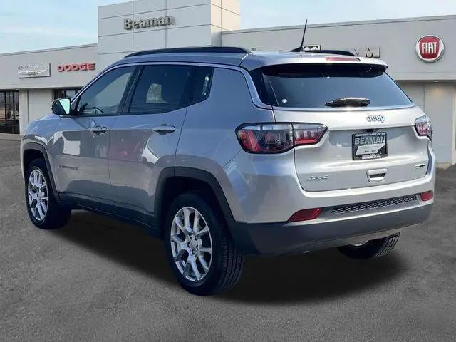 2023 Jeep Compass Latitude Lux FWD