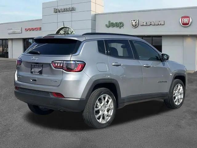 2023 Jeep Compass Latitude Lux FWD