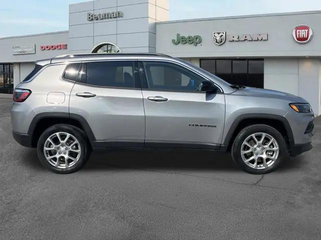 2023 Jeep Compass Latitude Lux FWD