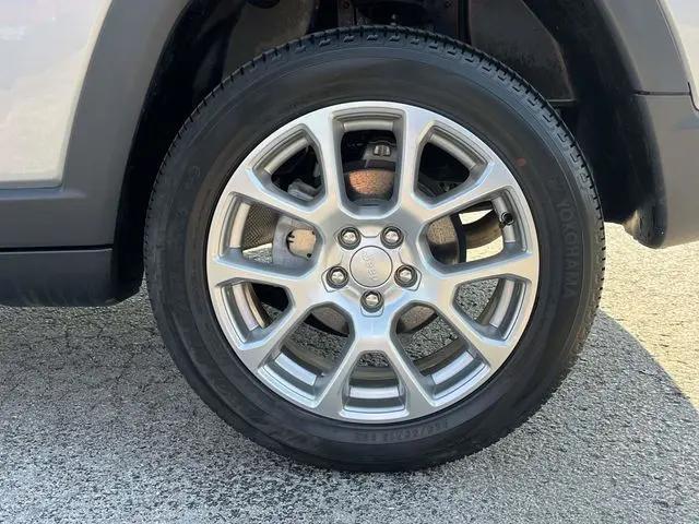 2023 Jeep Compass Latitude Lux FWD
