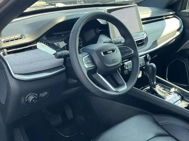2023 Jeep Compass Latitude Lux FWD
