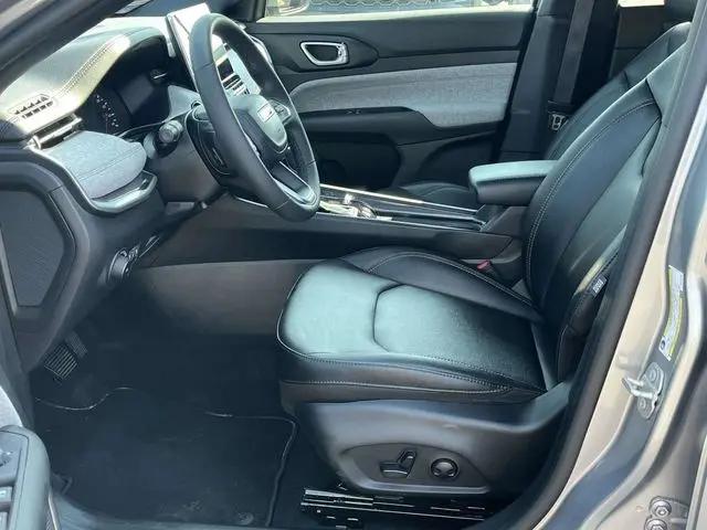 2023 Jeep Compass Latitude Lux FWD