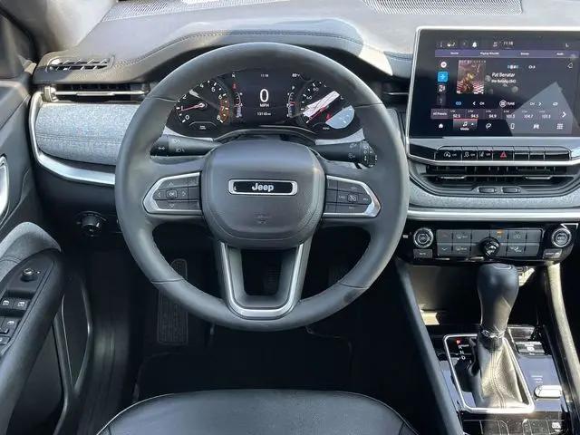 2023 Jeep Compass Latitude Lux FWD