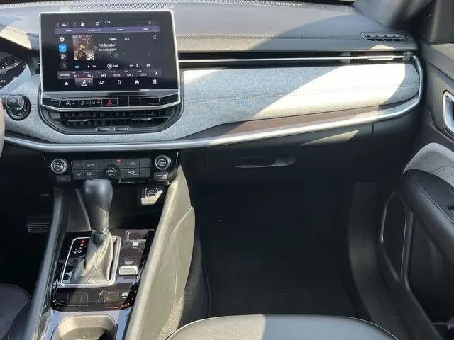 2023 Jeep Compass Latitude Lux FWD