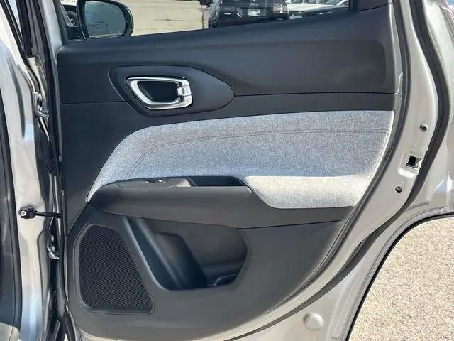 2023 Jeep Compass Latitude Lux FWD