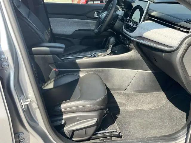 2023 Jeep Compass Latitude Lux FWD