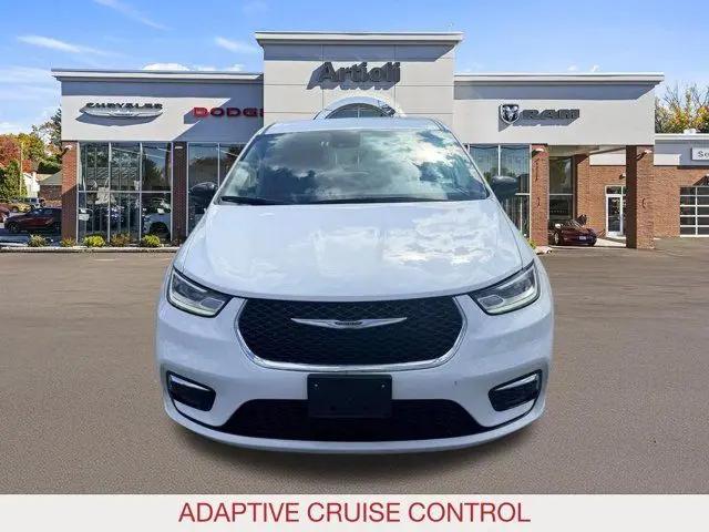 2024 Chrysler Pacifica Hybrid Select