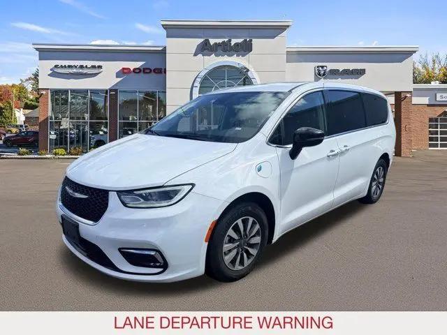 2024 Chrysler Pacifica Hybrid Select