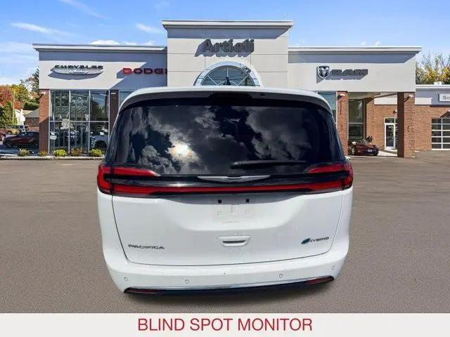 2024 Chrysler Pacifica Hybrid Select
