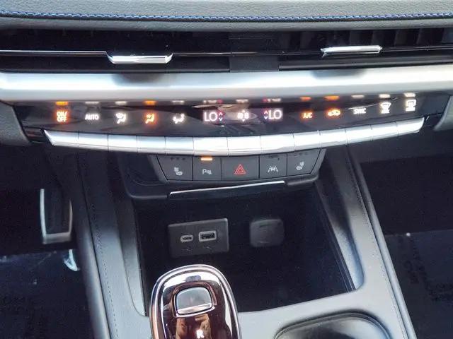 2024 Cadillac XT4 FWD Sport