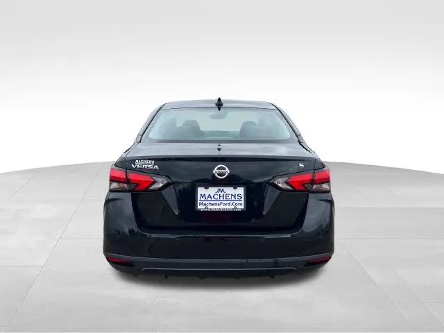 2021 Nissan Versa SV Xtronic CVT