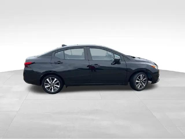 2021 Nissan Versa SV Xtronic CVT