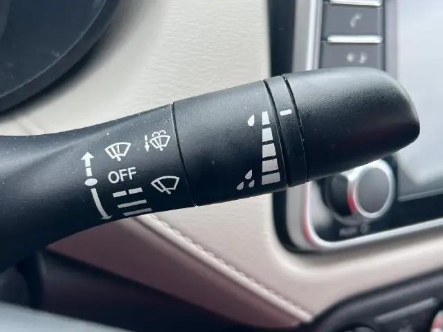 2021 Nissan Versa SV Xtronic CVT