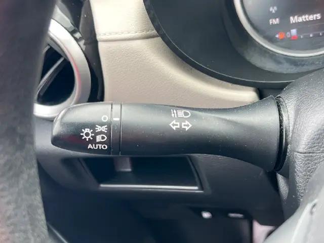 2021 Nissan Versa SV Xtronic CVT