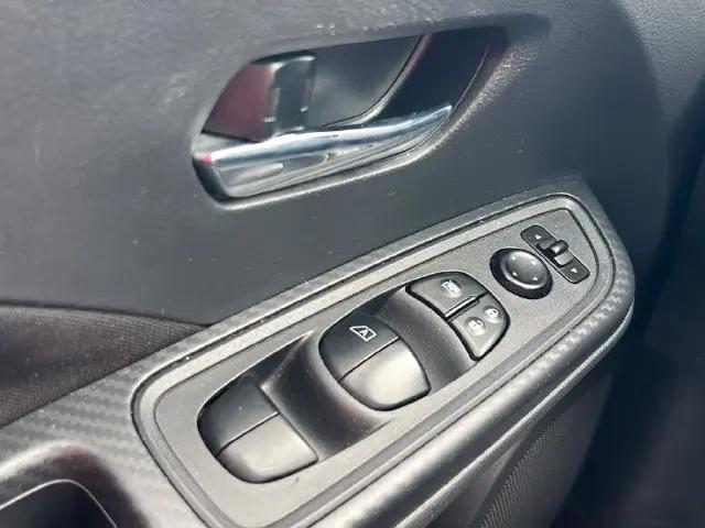 2021 Nissan Versa SV Xtronic CVT