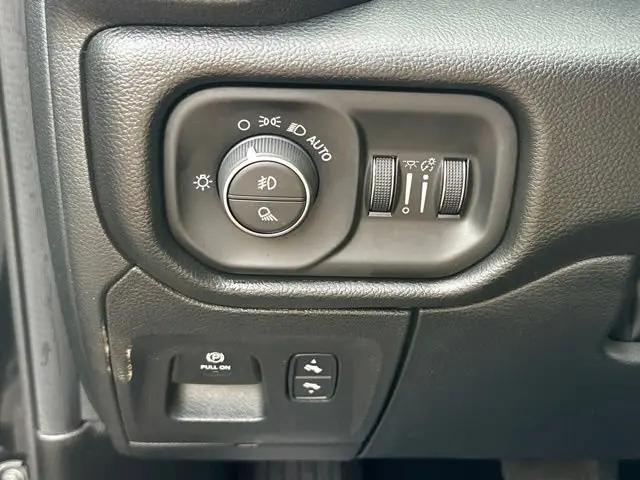 2025 Ram 1500 Big Horn Crew Cab 4x4 57 Box