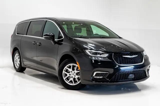 2023 Chrysler Pacifica Touring