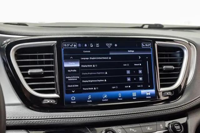 2023 Chrysler Pacifica Touring
