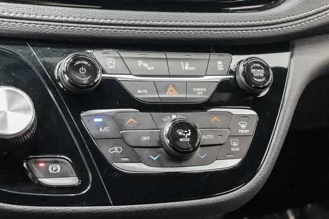 2023 Chrysler Pacifica Touring