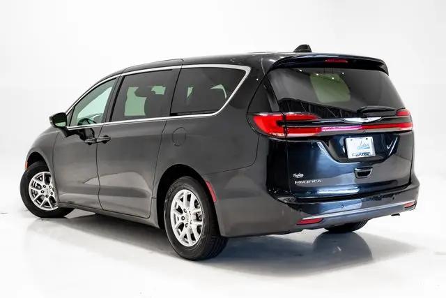 2023 Chrysler Pacifica Touring