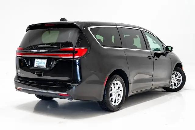 2023 Chrysler Pacifica Touring